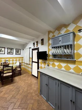Monkeys Apartments La Gloria Pool Sanlucar La Mayor 0*,